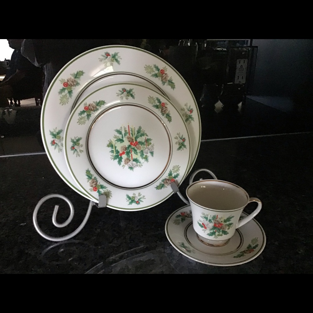Noritake Christmas Place settings